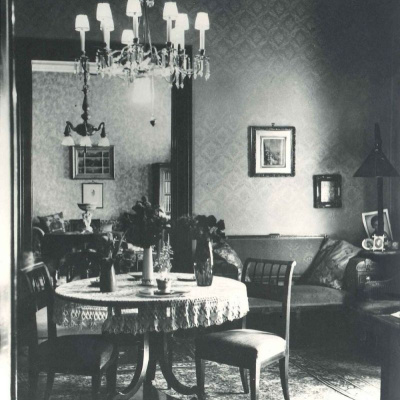 Living room of the Freud family, view to aunt Minna's room, 1938, Photo byEdmund Engelman, (c) Thomas Engelman